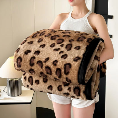 2025 new thickened snow mink blanket light luxury high-end office lunch break blanket air conditioner blanket
