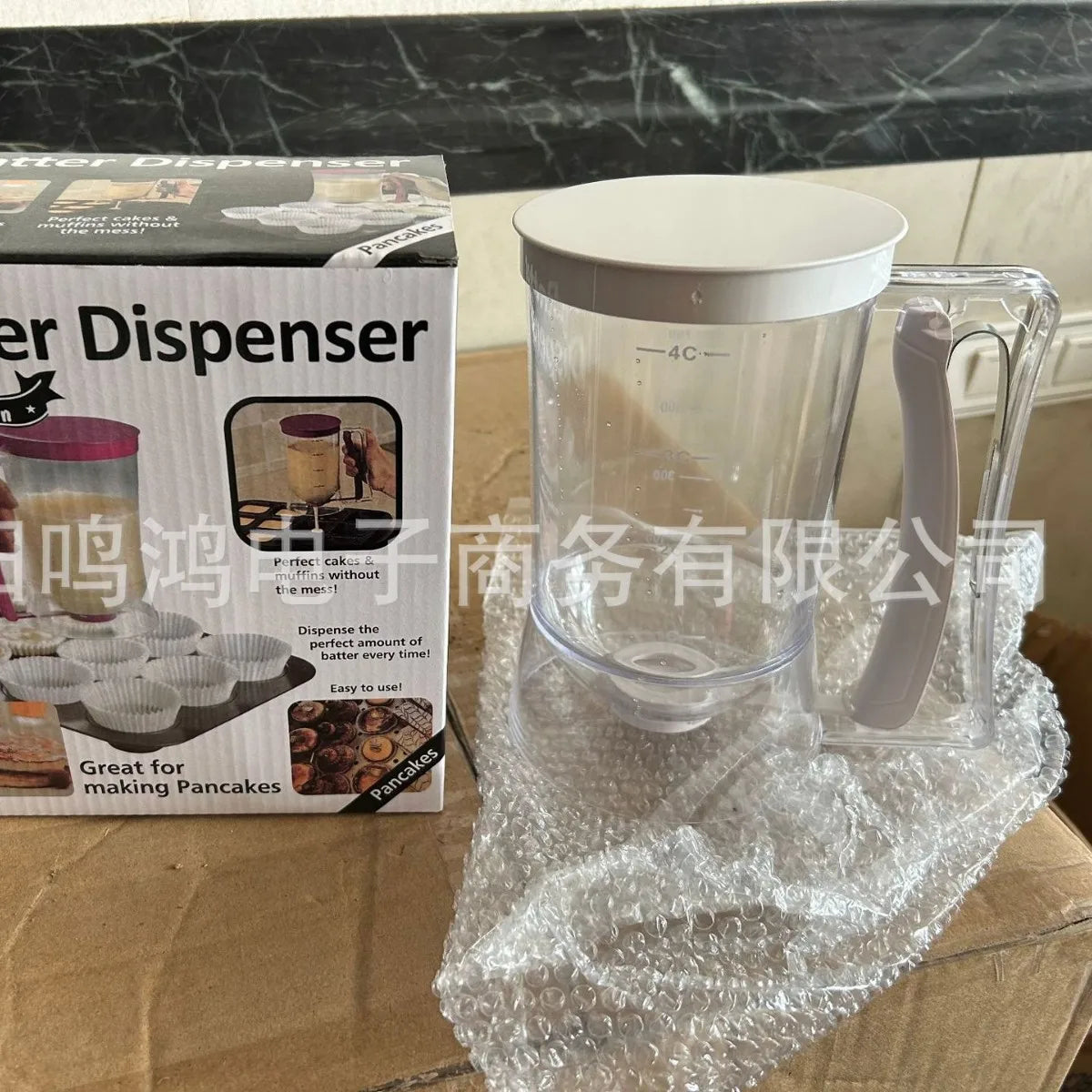 Pancake Cupcake Batter Dispenser 900mL Pancake Dispenser For Batter With Measuring Label Squeeze Handle Bracket Pastry Tools.