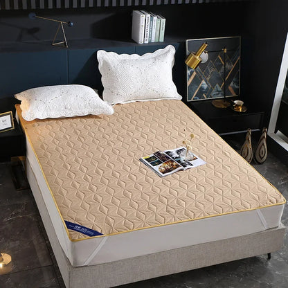 Sandwich Cotton Quilted Waterproof Bed Pad Elderly and Children Bed Protectors Pads Non-slip Anti Dust Skin-friendly Bed Cover
