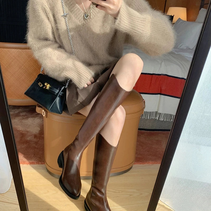 Winter New Pointy Mid-heel Knee-high Boots Back Zipper Solid Color Heightening Car Stitch and Velvet Fashion Elegant High Boots.