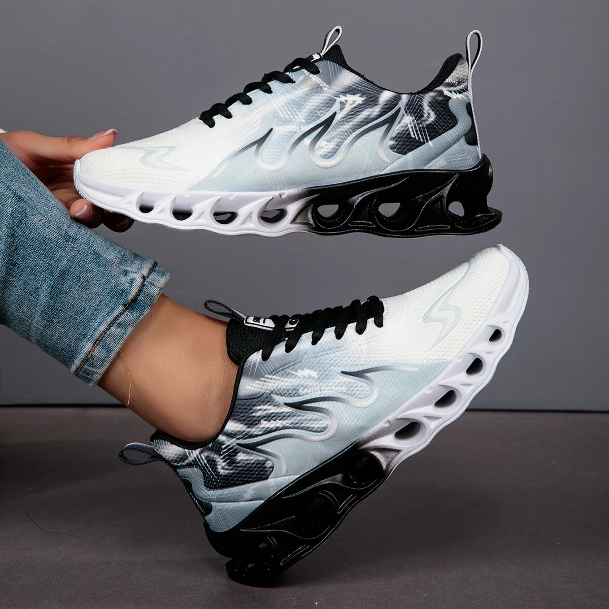 Running Shoes Men Women Lightweight Mesh Breathable Unisex Comfortable Flat Soft Tennis Shoes Summer Lace-up Sneakers Man.