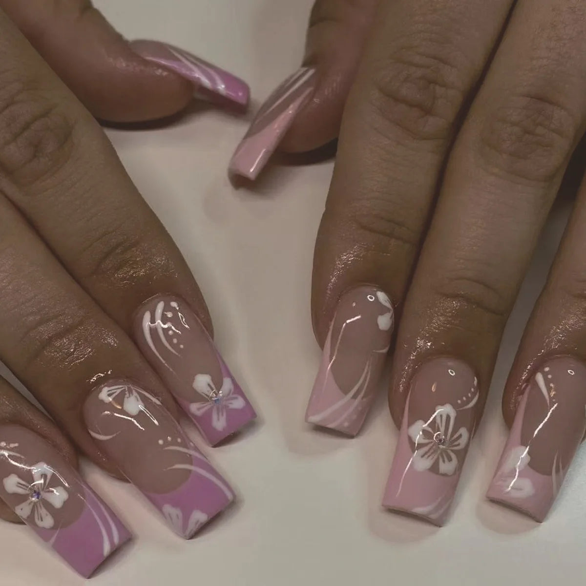 Mid-length Coffin Fake Nails 24Pcs White French Tip Ballerina Press On Nail Pink/White Flower Printed Spring/Summer DIY Manicure.