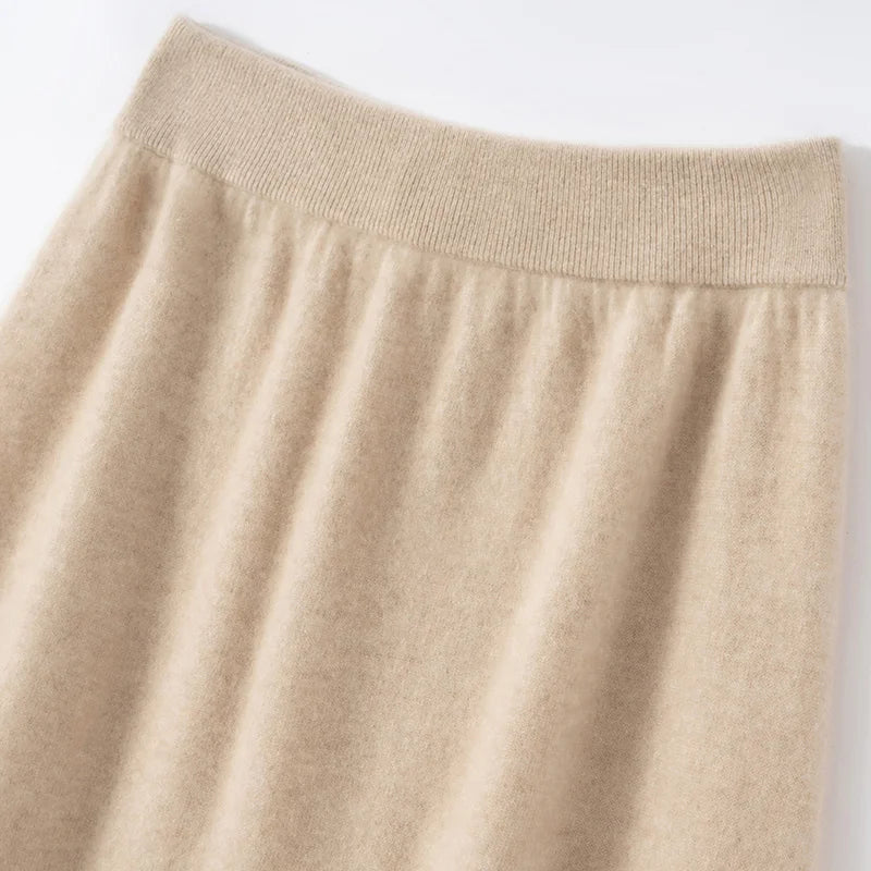 Pure cashmere half skirt, A-line loose, hip-hugging, high-end and exquisite long knitted hip-hugging skirt for autumn and winter.