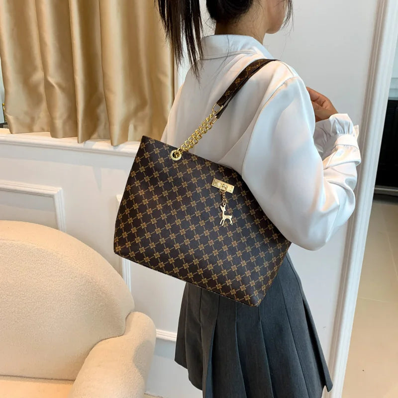 New Presbyopia Handbag Texture Soft Leather Large Capacity Tote Women Bag With Hanging Accessories Shoulder Bag.