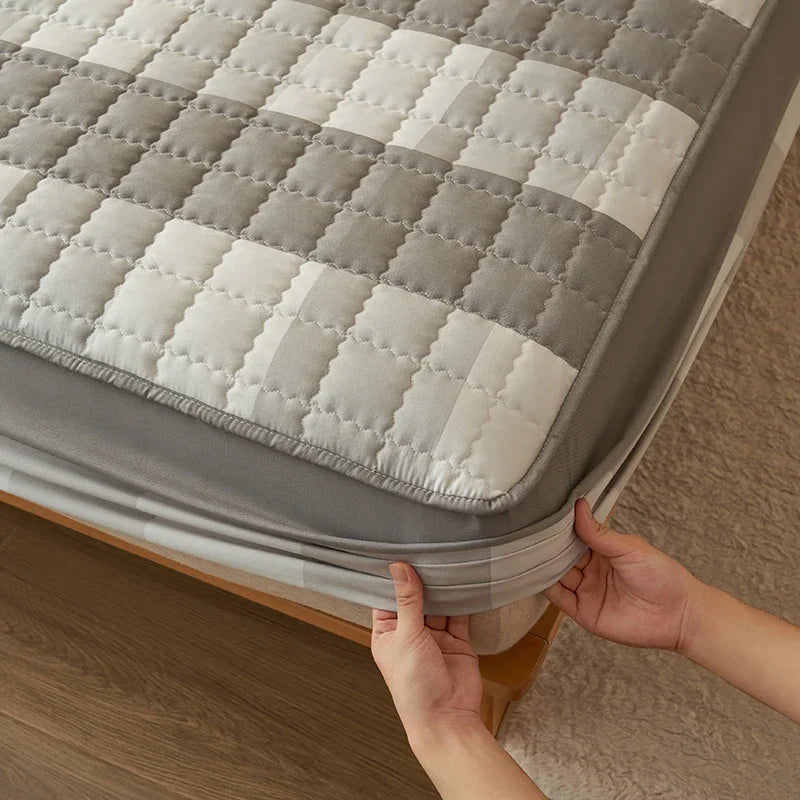 For High-Quality Quilted Plaid Mattress Cover,Mattress Protector,- Antibacterial, Breathable,Comfortable for Fresh Sleep Experie