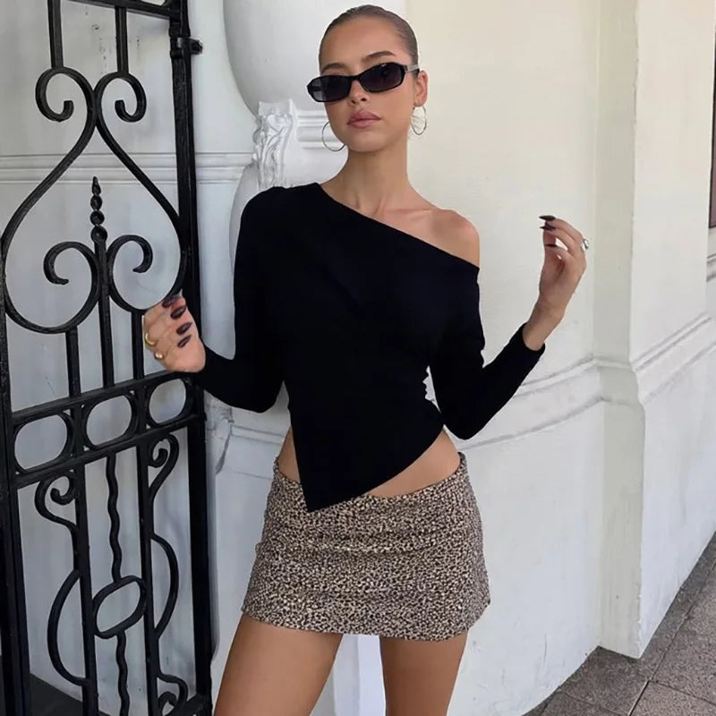Women Casual Top Fashion Slim Slit Long Sleeve Pullover Top Sexy Strapless Pleated New Party Looks Top Female Streetwear.