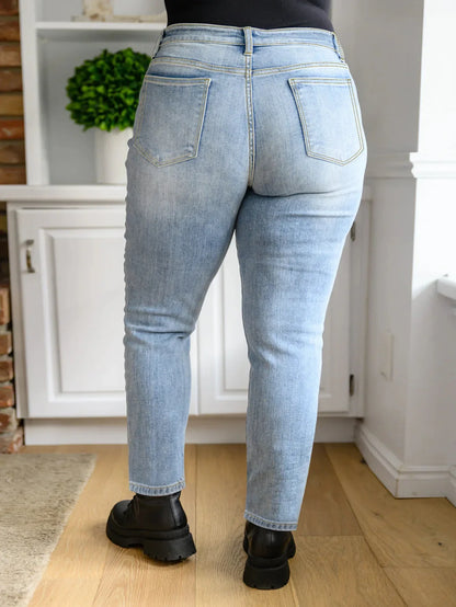 Classic Elastic Slim Fit Denim Jeans Mid Waist Cotton Blue Jeans Women's plus Size Jeans Fashionable Versatile Light Blue.
