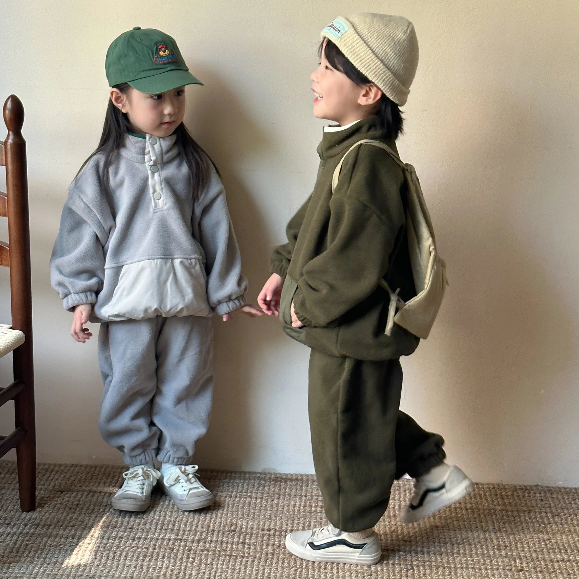 2025 Winter New Children Polar Fleece Sweatshirt Set Boys Girls Plus Velvet Thick Warm 2pcs Suit Kids Casual Sports Outfits.