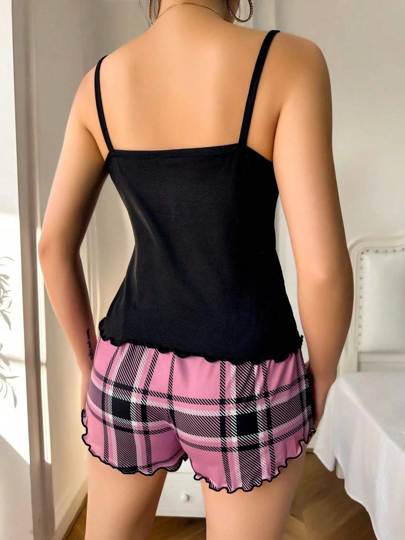 Frauen Sexy Hosenträger Shorts Dünne Pyjamas Brief Drucken Plaid Shorts Große Pyjamas Romantische Hause Tragen Sexy Nachtwäsche Kurze Pyjama.