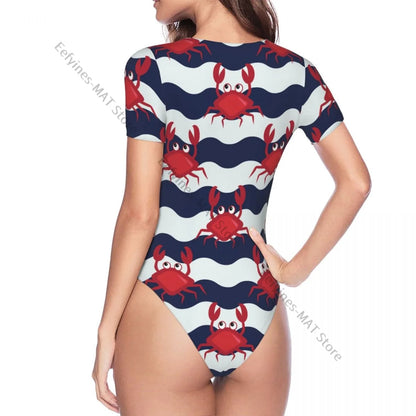 Frau schlanke Boden Overall nautische Krabben niedlichen Krabben und gestreiften Hintergrund weibliche kurze Overall Bodysiut sexy Kleidung.