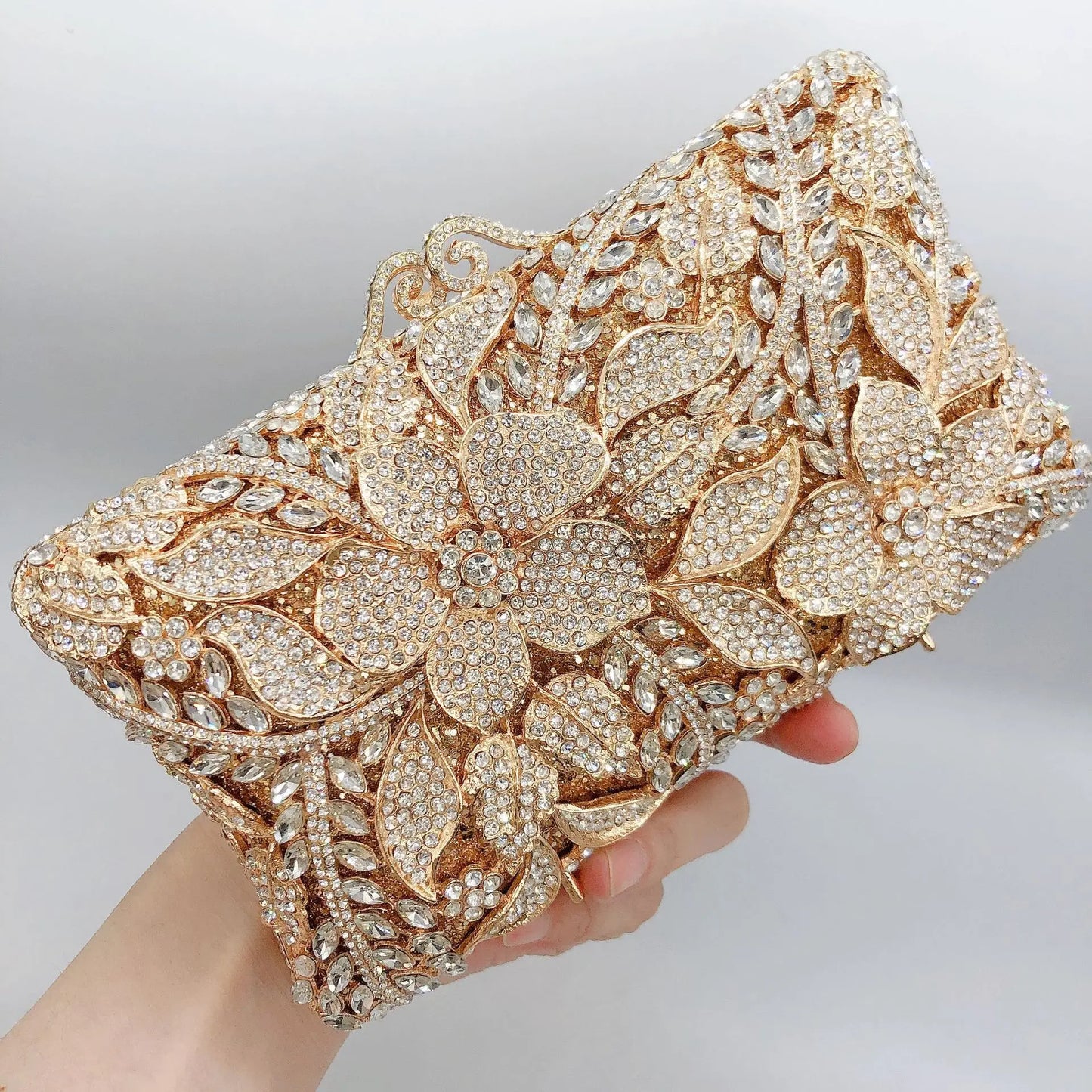 Women XIYUAN Evening Bags Gold/Silver Chain Shoulder Bags Handbags Stones Day Clutches Diamonds Metal Ladies Clutch Handbags.