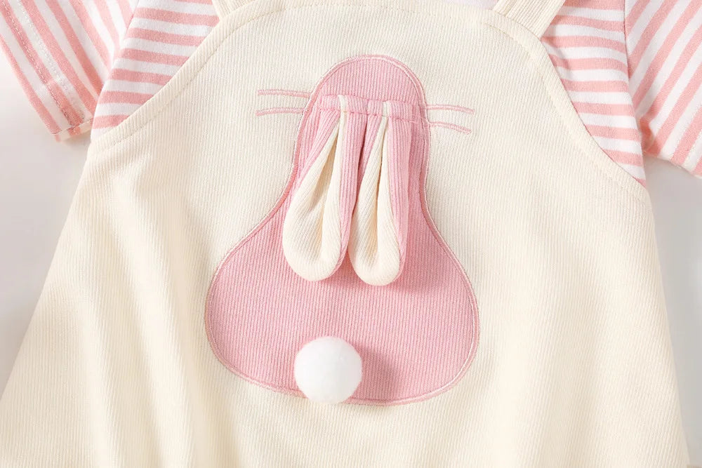 2024 Sommer Baby Mädchen Kleidung niedlichen Hasen falsch zweiteiligen Bodysuit Kleinkind Streifen Patchwork einteilige Kleidung.