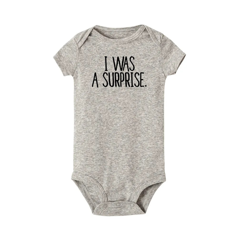 Zwillinge Baby-Body „I Was Planned and I Was A Surprise“ Neugeborenes Kleinkind-Overall Jungen Mädchen Lustige Baby-Outfits Kleinkind-Dusche-Geschenk
