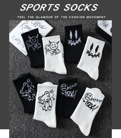 10 pairs of men's sports socks, casual, breathable, and versatile. Ghost face graffiti personalized socks.