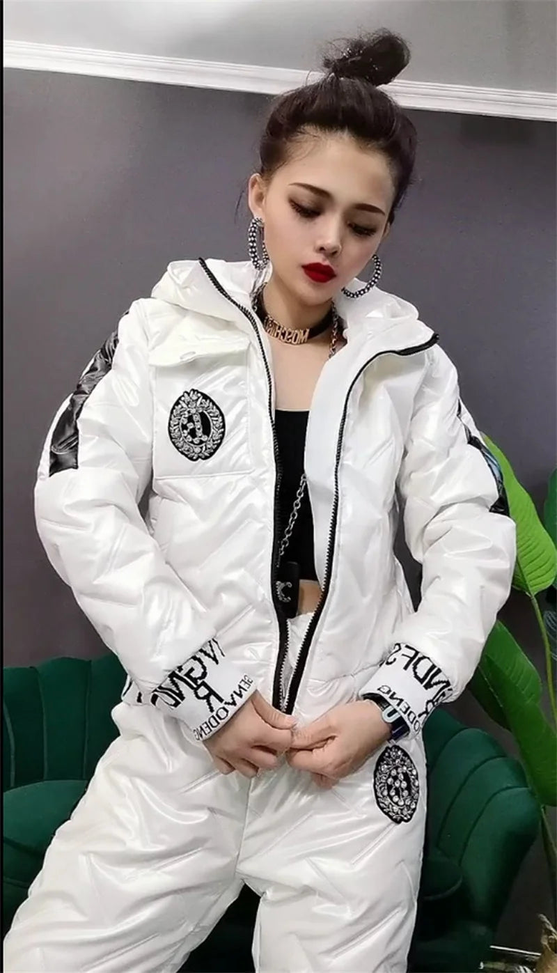 Mode Winter Glänzend Parkas Frauen Anzug Übergroßen Zwei Stück Set Casual Mit Kapuze Baumwolle Gepolsterte Kurzen Mantel + Verdicken Warme Hose Sets.