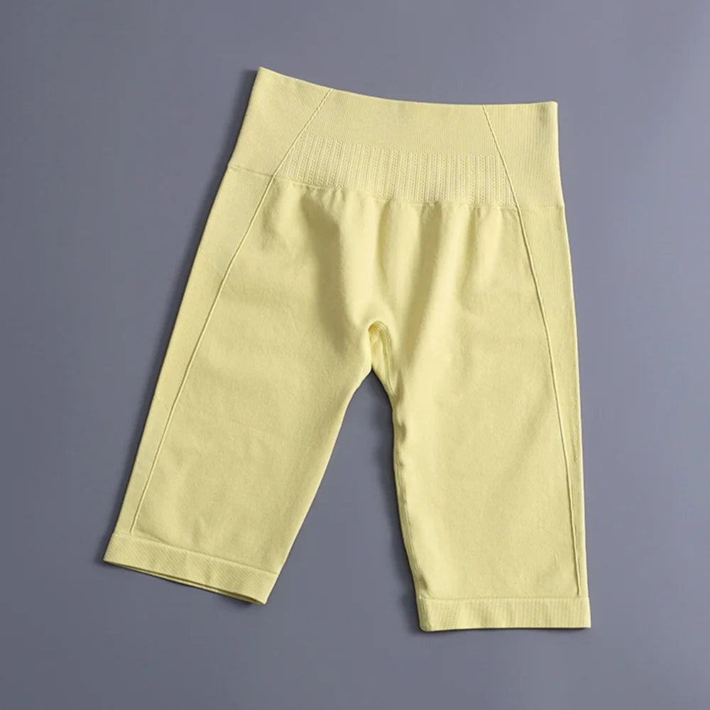 Women's High-Waisted Yoga Shorts Butt-Lifting Gym Running Shorts with Naked Sensation Workout Seamless Activewear for Training.