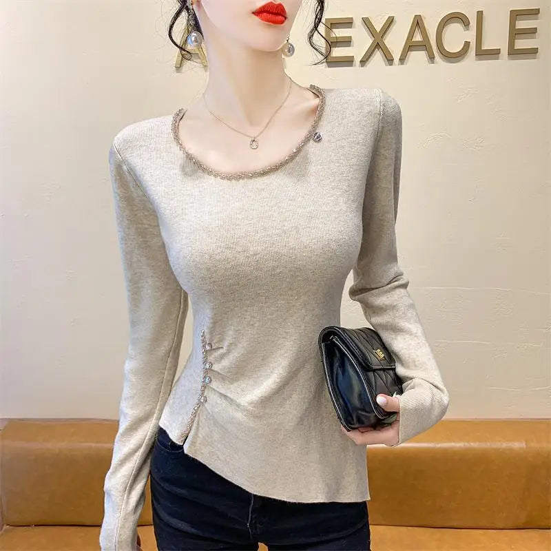 2025 New Autumn Women's Sweater Design Slim Slim Nail Drill Fashion Women's Top.