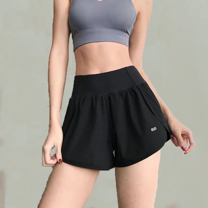 Women Yoga Pocket Shorts Fake Two Piece Anti Peek Shorts High Elastic Loose Fashion Casual Gym Trainning Three Point Pants.