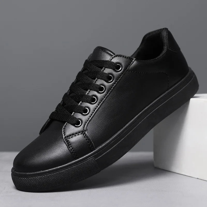 White Black Men Shoes Comfortable Casual Skateboard Shoes Men Solid Leisure Sneakers Lightweight Walking Shoes.