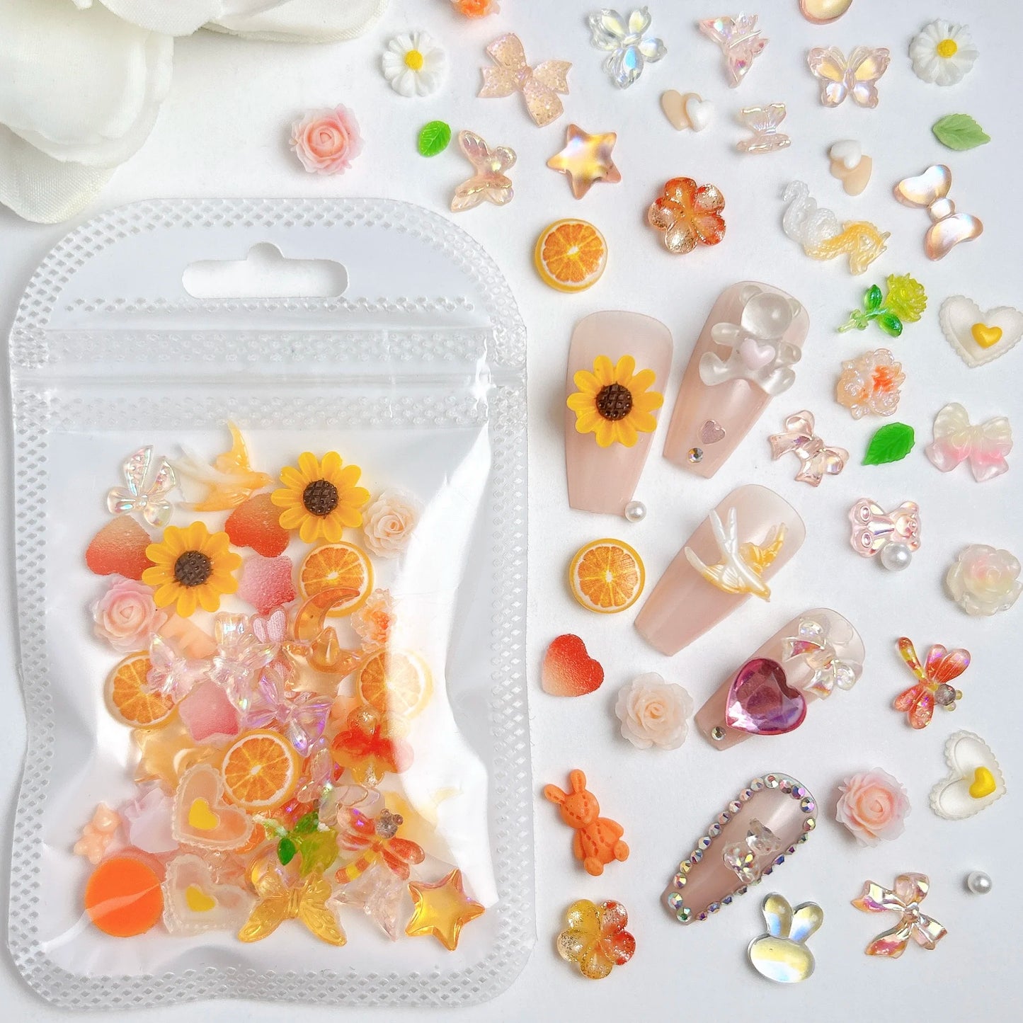 60PCS Creative Fudge Heart Dragonfly Orange Resin Nail Charms Transparent Star Butterfly Flower Mixed Nail Art Decorations DIY.