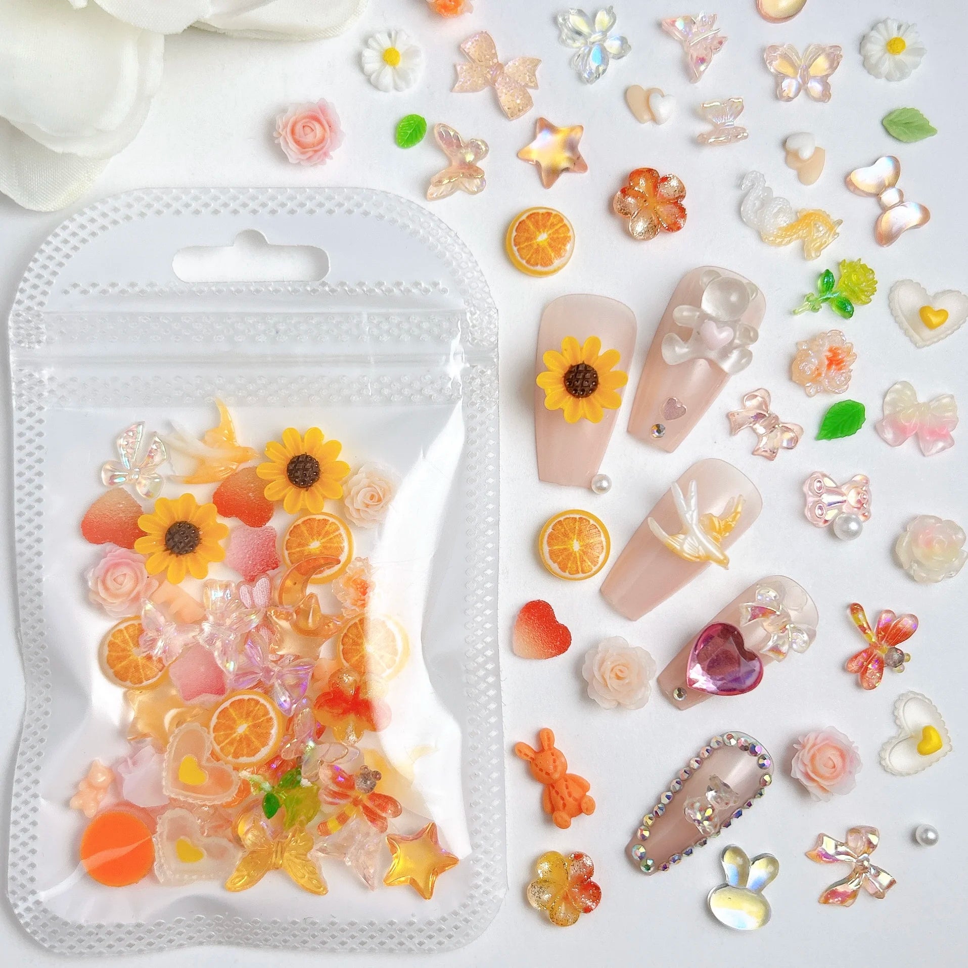 60PCS Creative Fudge Heart Dragonfly Orange Resin Nail Charms Transparent Star Butterfly Flower Mixed Nail Art Decorations DIY.