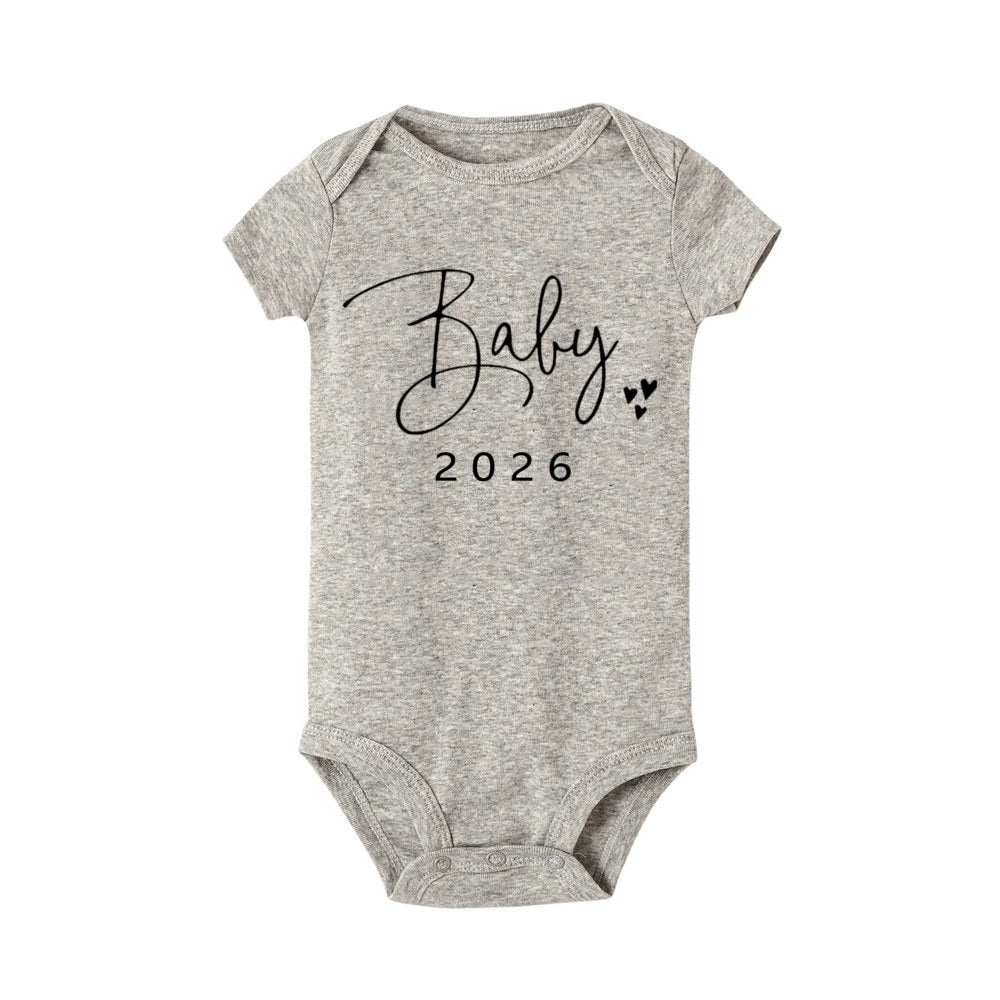 Baby-Ankündigung bald 2026 Neugeborene Baby-Bodys Sommer Jungen Mädchen Strampler Körper Schwangerschaft offenbaren Kleidung.