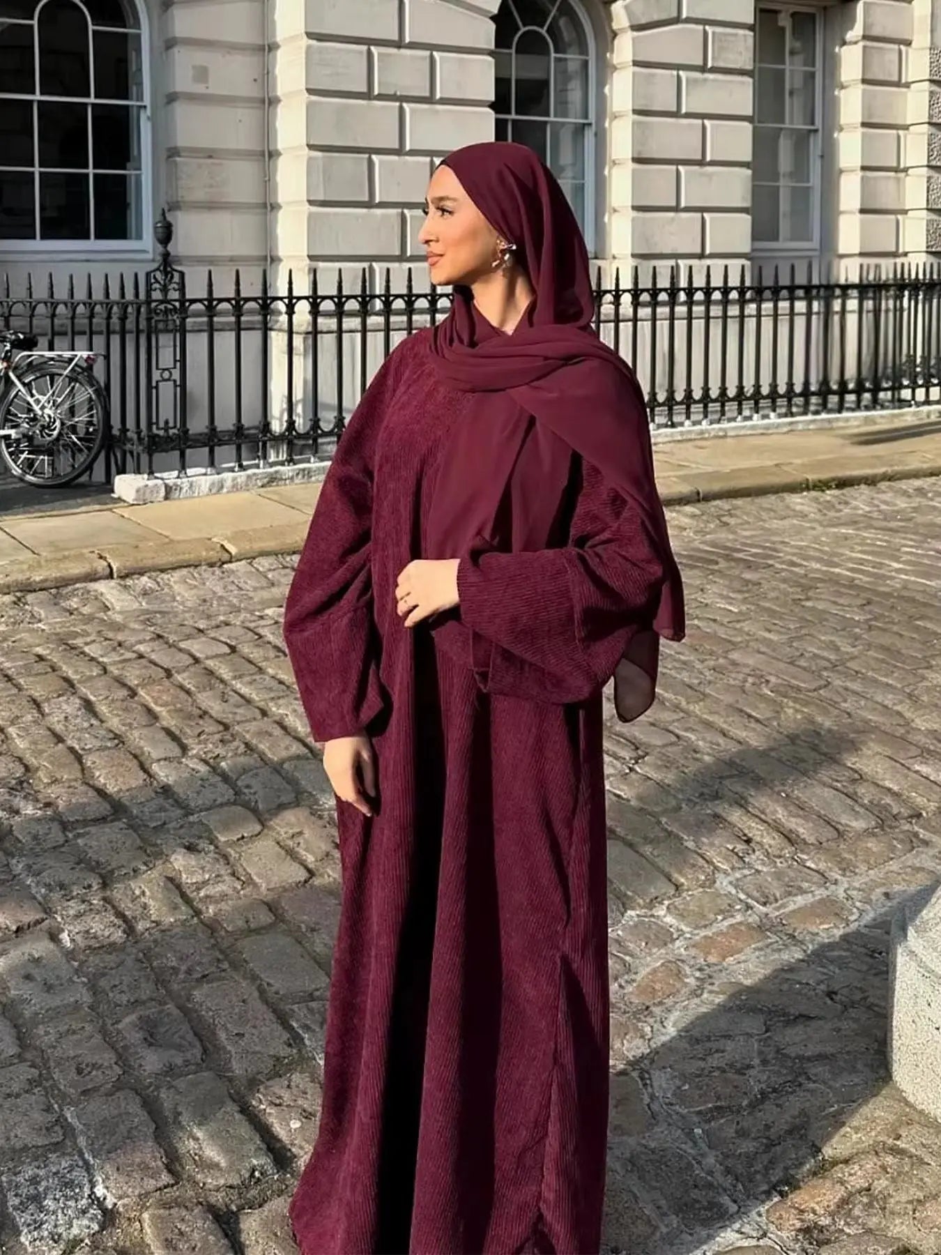 2025 New Arrival Turkey Dubai Muslim Winter Abaya Corduroy Women Closed Abaya Loose Daily Wear Muslim Long Winter Dress.