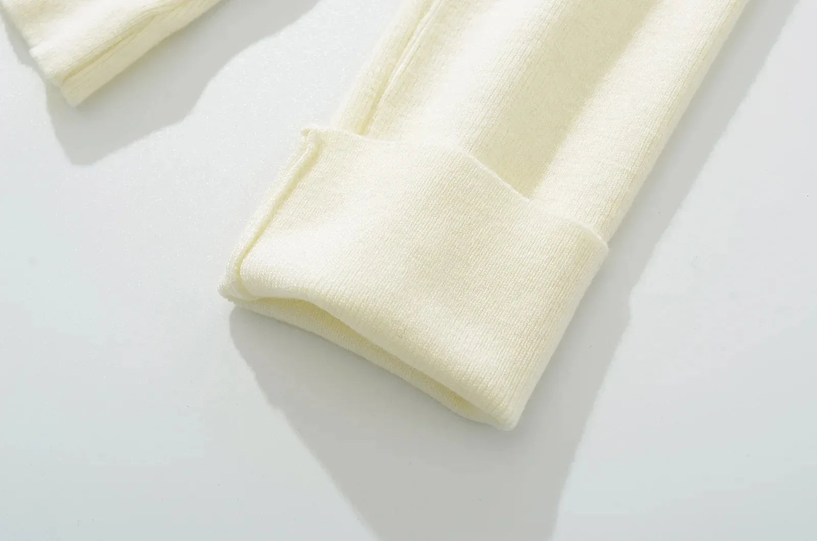 American Style One Shoulder Long Sleeve Women's T-shirt Autumn Pure Desire High-grade Slimming Personality Oblique Shoulder Base.