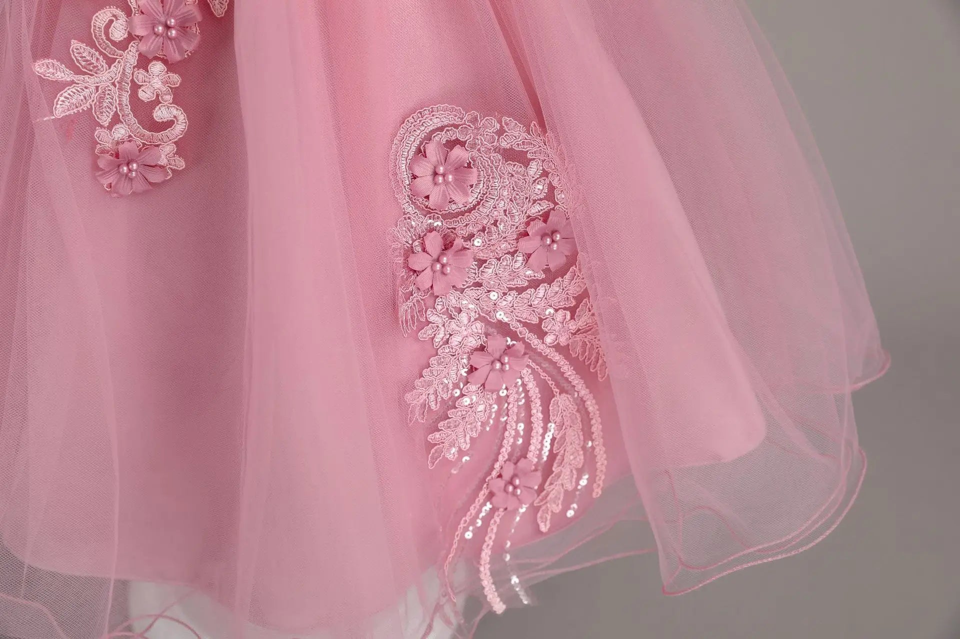 Neue Kinder kleid Spitze Blume Hochzeits kleid weibliche Klavier Performance Kleid Halloween Leistung kurze Mädchen Kleidung.