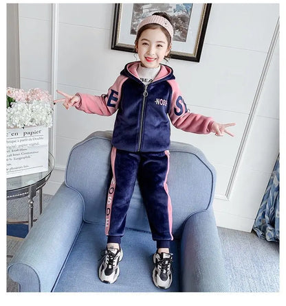 New Winter Keep Warm Girls Clothing Set Padded Lining With Plush Velent Hooded Jacket+Pants 2pcs Suit For 3-12 Years Kids.