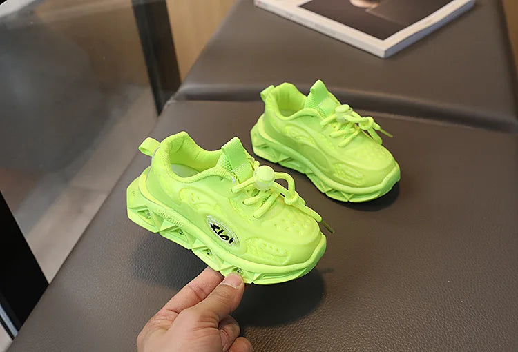 Baby Shoes2023 Spring Autumn New Boys and Girls Light Up Clunky Sneaker Small and Medium-sized Children's Soft Soled Baby Shoes.