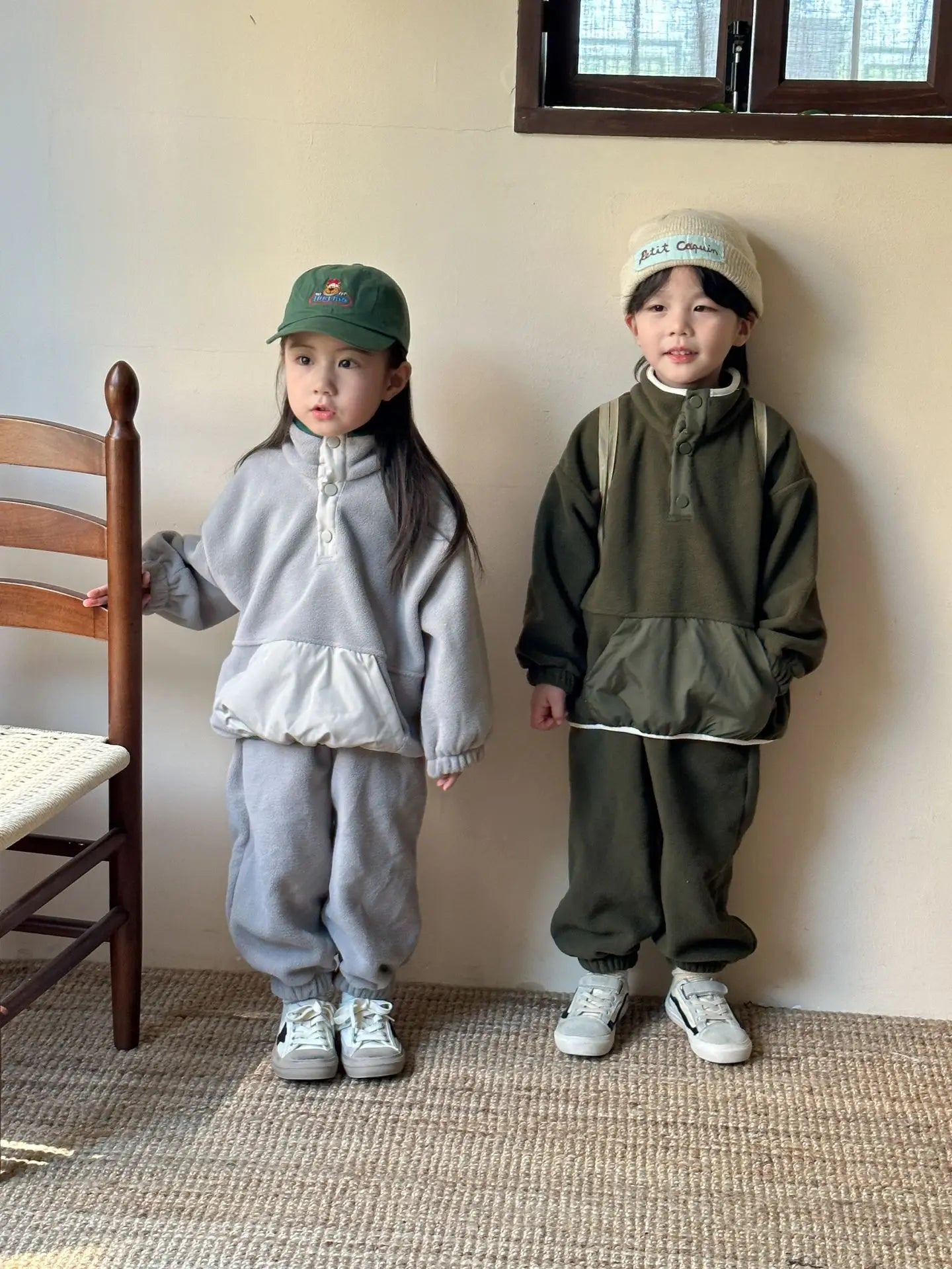 2025 Winter New Children Polar Fleece Sweatshirt Set Boys Girls Plus Velvet Thick Warm 2pcs Suit Kids Casual Sports Outfits.