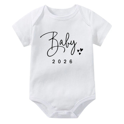 Baby 2026 Schwangerschaftsankündigung Neugeborenes Baby Bodys Baumwolle Sommer Jungen Mädchen Strampler Overall Kleidung Outfit.