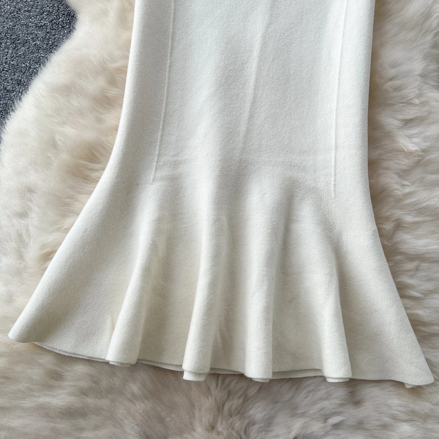 High Waisted Vintage Knitted Skirt Women Ruffled Slit Fishtail Office Midi Skirts Autumn Winter Woolen Skirt.