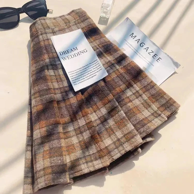 Plaid Woolen Pleated Skirts for Women Fall Winter High Waist Preppy Warm Mini Skirts Lady Fashion Korean All-Match A Line Skirts.