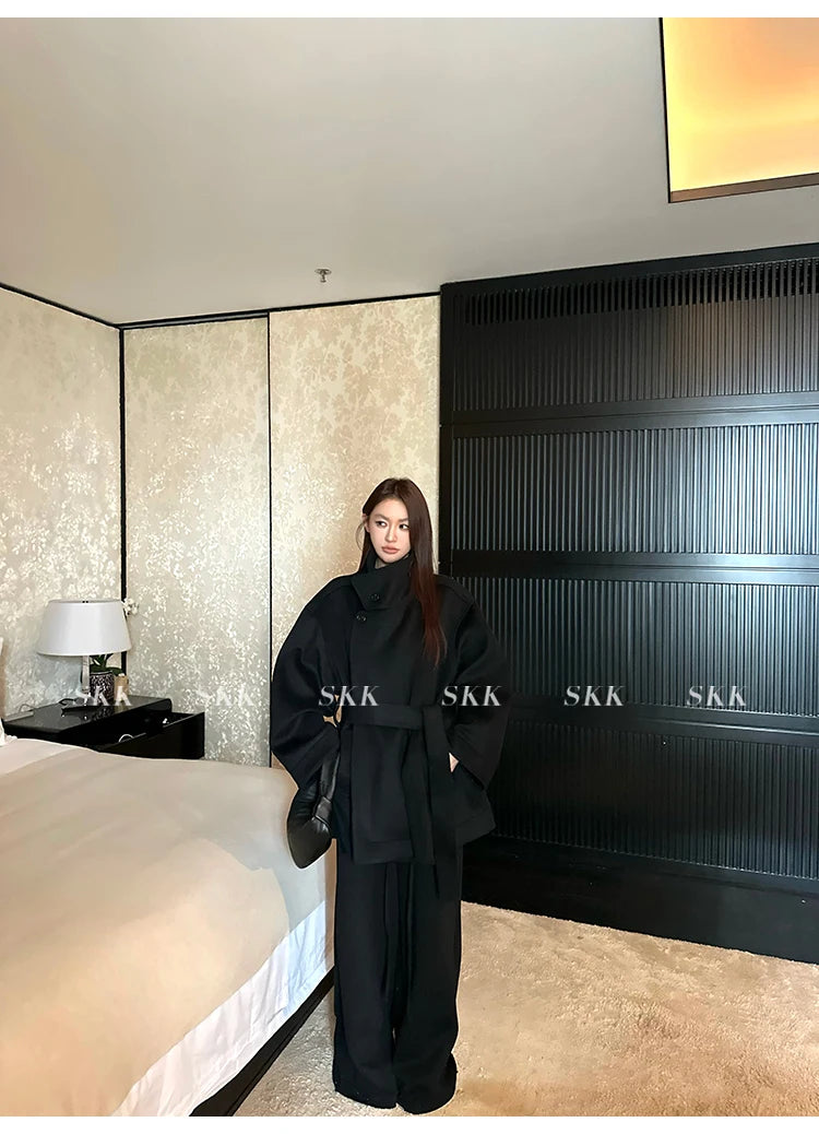 MiiiiX Lässiger Stehkragen, lockerer Wollmantel, mittellang, vielseitige Jacke, Schnür-Taille, Oberbekleidung, 2024, Herbst-Damenkleidung