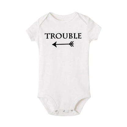 Neugeborenen Baby Bodys Doppel Ärger Twin Kinder Unisex Kurzarm Strampler Playsuits Outfits Jungen Mädchen Geboren Krabbeln Kleidung