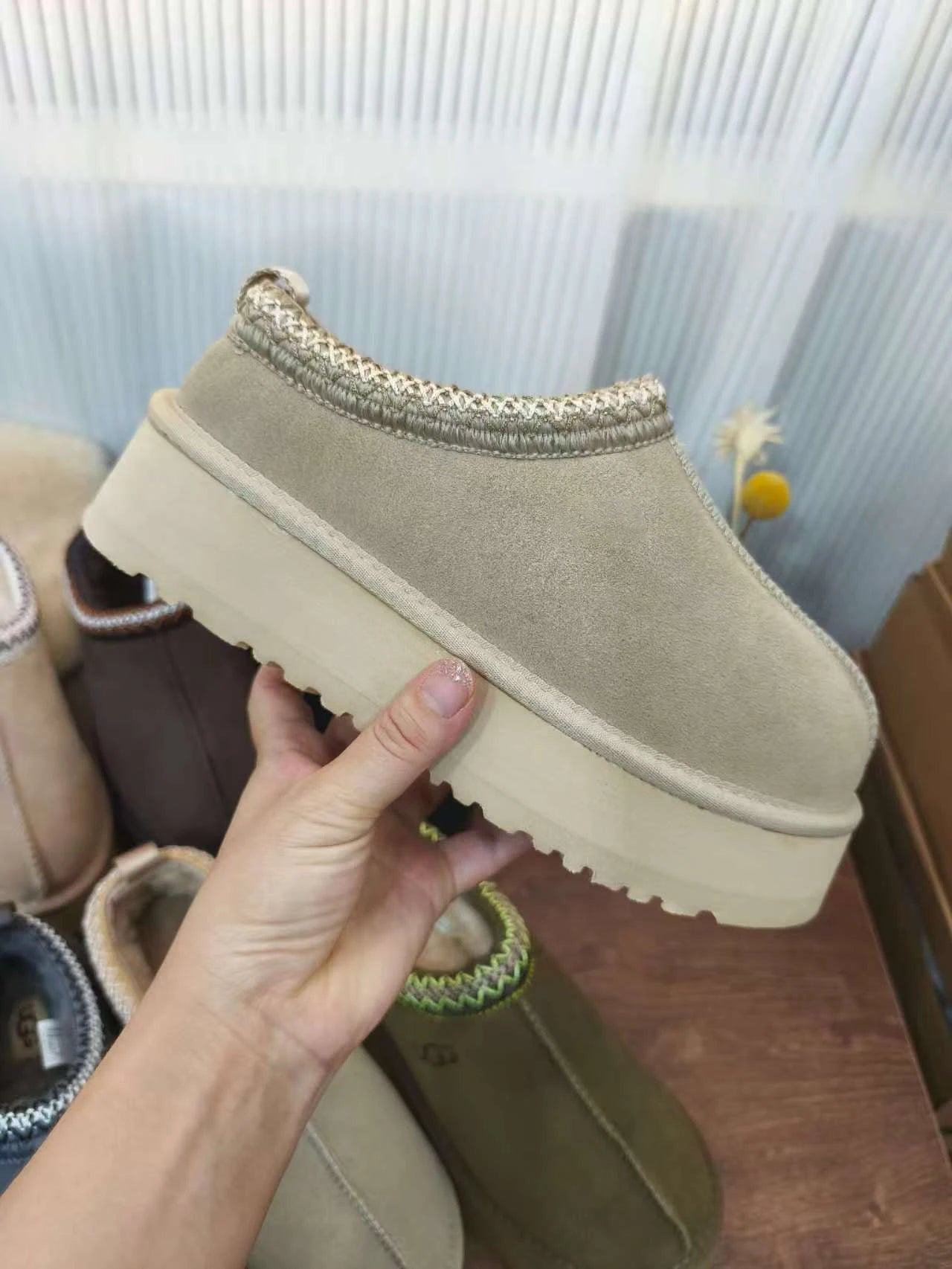 Snow boots for women - Women's wool leather boots - Winter warm fur boots - High-quality premium snow boots - 2025 model.