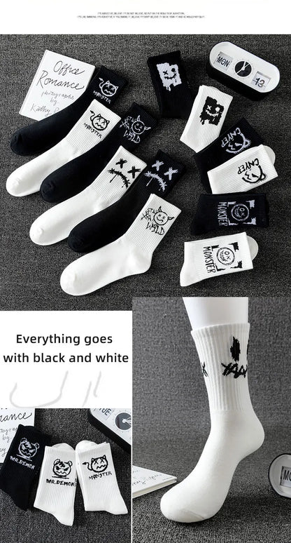 10 pairs of men's sports socks, casual, breathable, and versatile. Ghost face graffiti personalized socks.