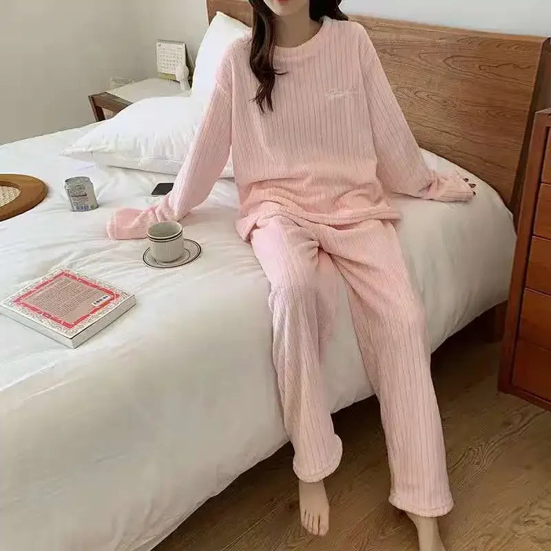 Winter frauen Neue Pyjamas Korallen Samt Casual Pyjamas Gepolsterte Loungewear Loungewear Sets Warme Kleidung Für Herbst Und Winter.
