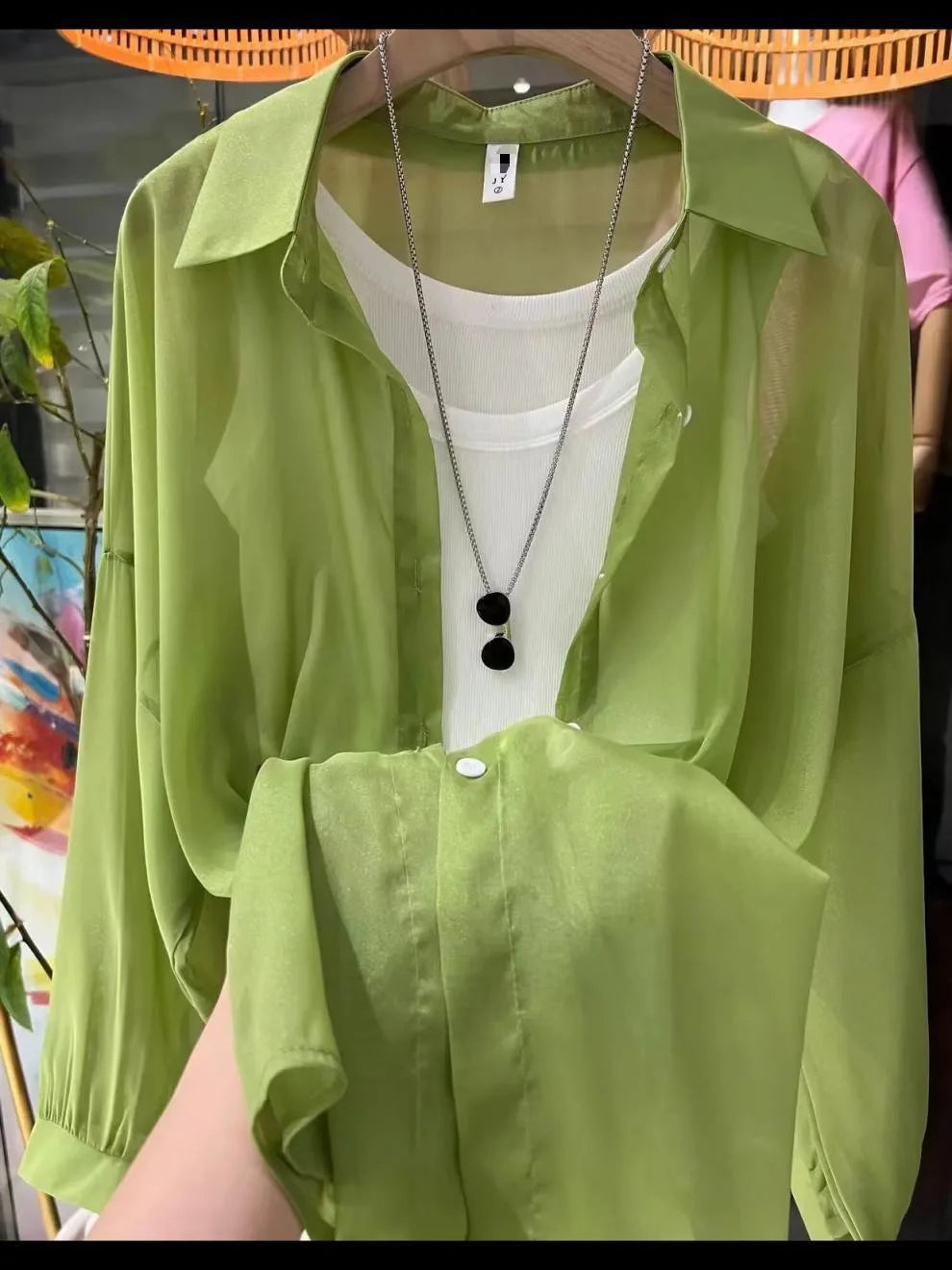 1pcs Woman Four Seasons Shirt Lady Thin Sunscreen Shirts Female Casual Long Sleeve Turn-down Collar Loose Med-Length Style Tops.