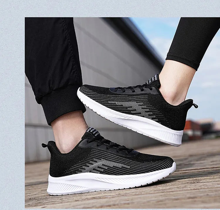Summer Hot Sale Red Mesh Men Running Sneakers Big Size 47 Light Breathable Women Training Shoes Non-slip Sport Shoes for Man.