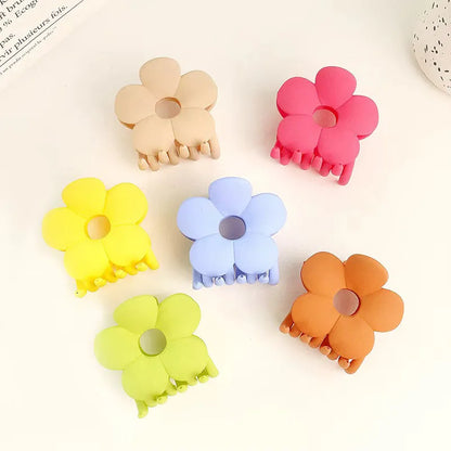 6Pcs Hawaiian Gradient Hair Clips Flower Hair Claws Women Small Size Fashion Headwear Hairpin Crab Barrette Hair Accessories.
