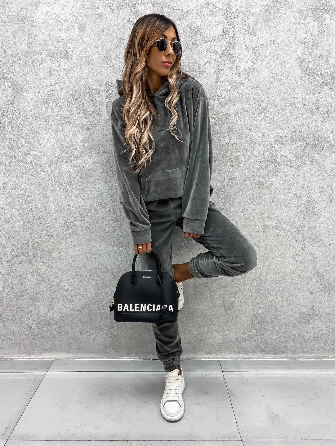 Autumn Winter Velvet Tracksuit Set Elegant Soft Pocket Pullover Top Female Loose Sweatsuit Pants Suit 2024 Two Piece Set Outfits.