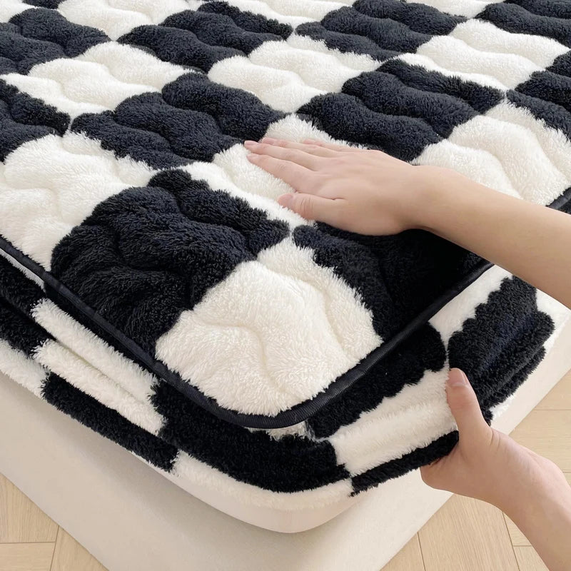 WOSTAR Winter warm coral fleece mattress protector cover fluffy plush plaid print elastic fitted sheet bed protection pad 90x200.