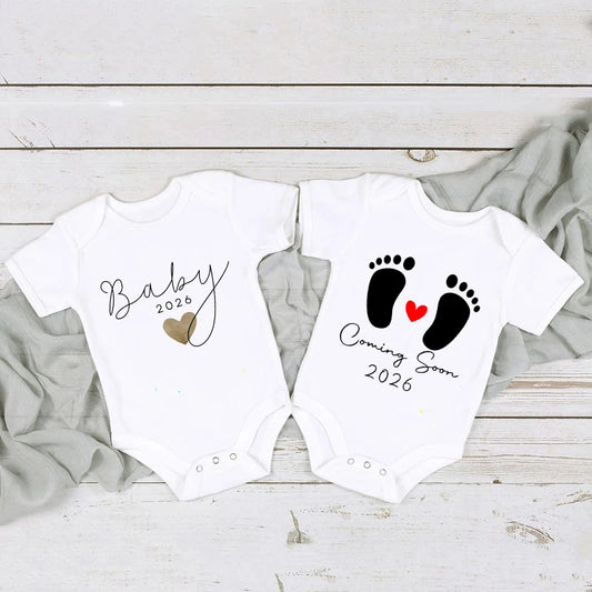 Baby 2026 Schwangerschaftsankündigung Neugeborenes Baby Bodys Sommer Jungen Mädchen Strampler Overall Kleidung Outfit.
