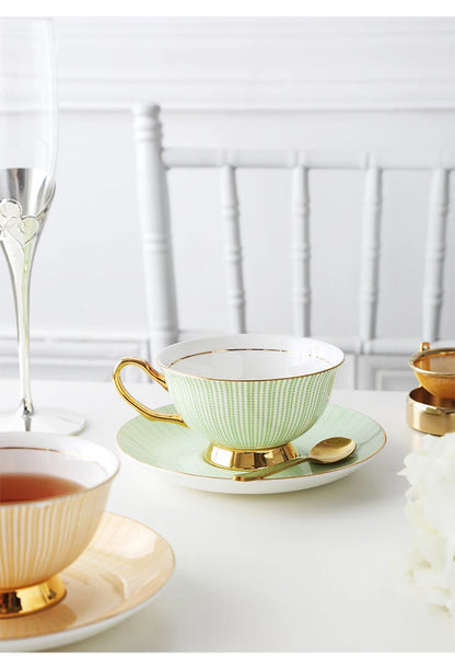 Bone China Tea Cup Saucer Spoon Set 200ml Elegant Coffee Cup Gold Porcelain Tea Set Ceramic Teacup Cafe Espresso Cup British Mug.