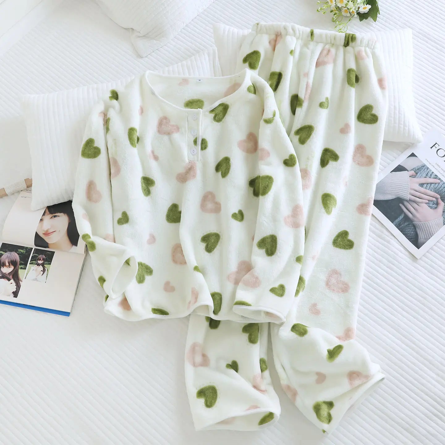 2025 New Winter Women's Pajama Set with Thickened Fleece and Flannel Warm Head Cartoon Comfortable Home Clothing Set Pijama.