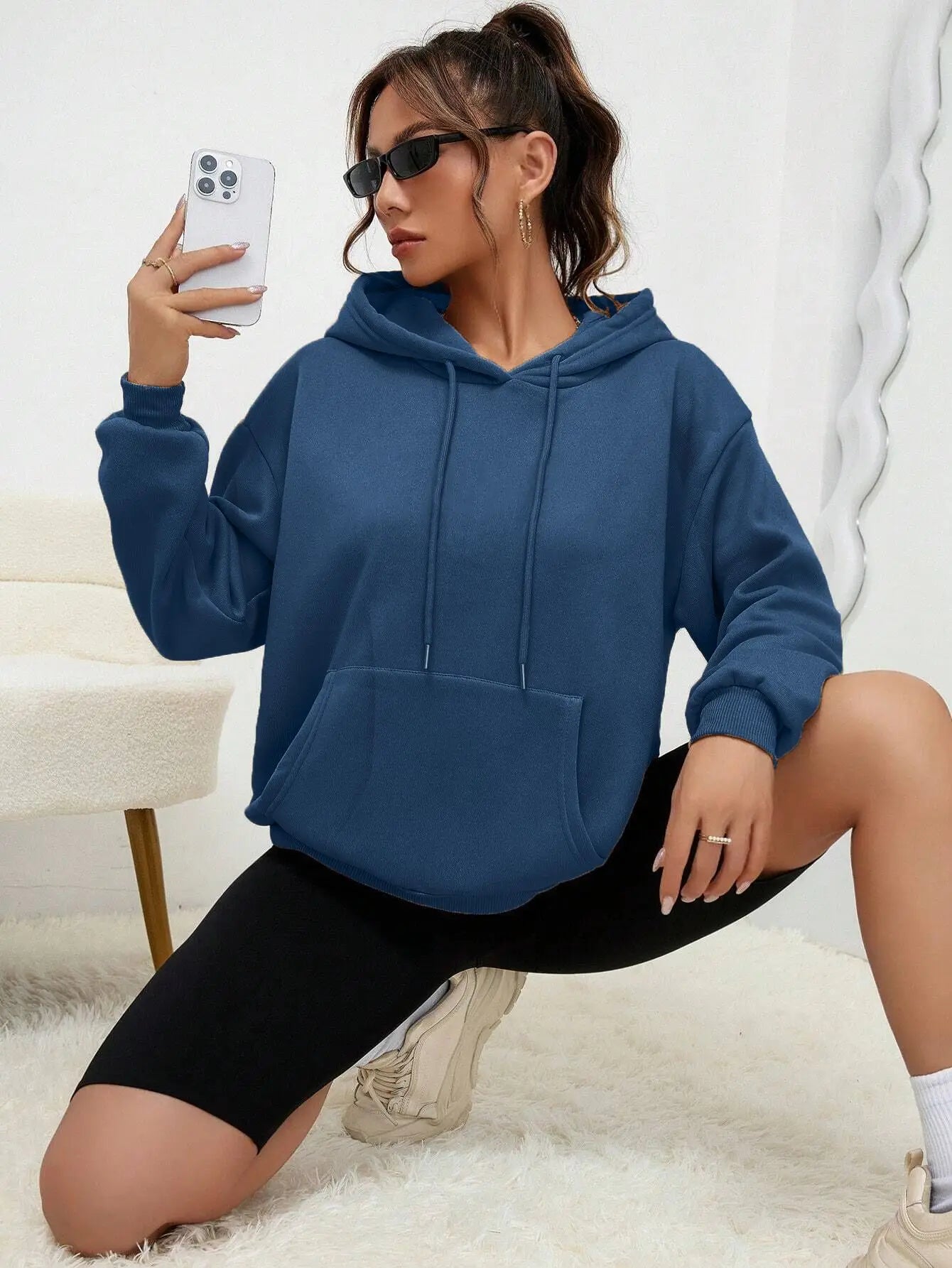 Einfarbiger Hoody für weibliche Herbst modische Kleidung lässige Fleece Tasche Hoodies mehrfarbige Unisex Frauen Streetwear.