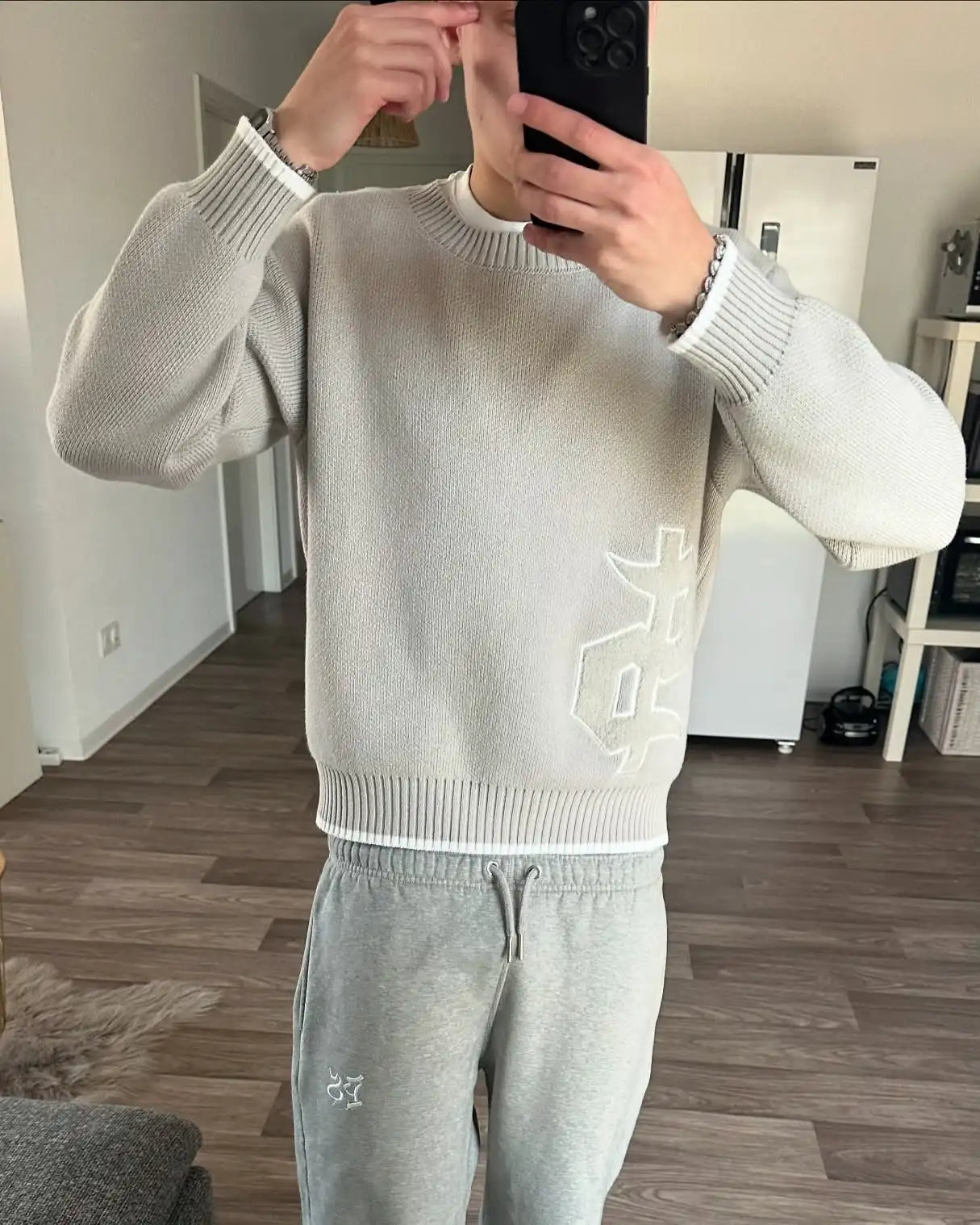 Y2K Round Neck Gray Knitted Sweater New Popular Symbol Pattern Retro Harajuku Pullover Autumn Winter Warm Boxy Men's Clothing.